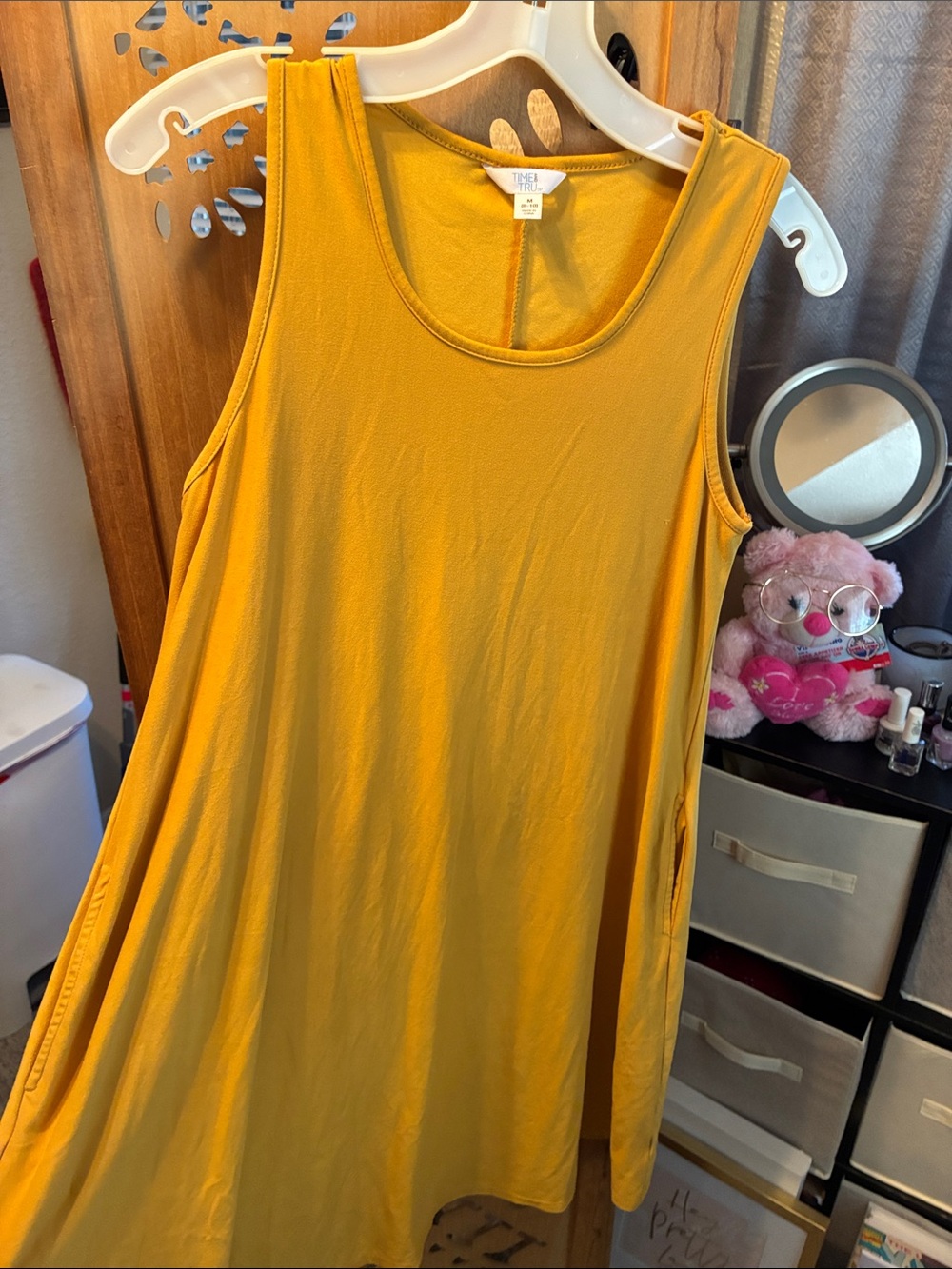 Gold sleeveless dress